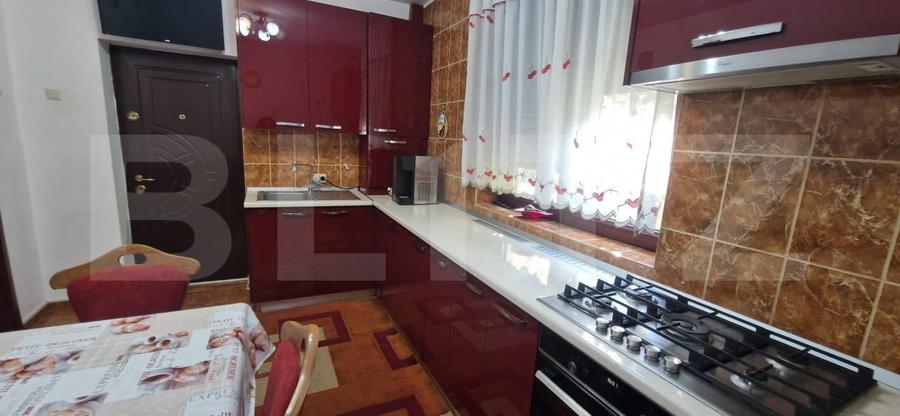 Casă individuală cu 7 camere cu Canalizare în Lascăr Catargiu
