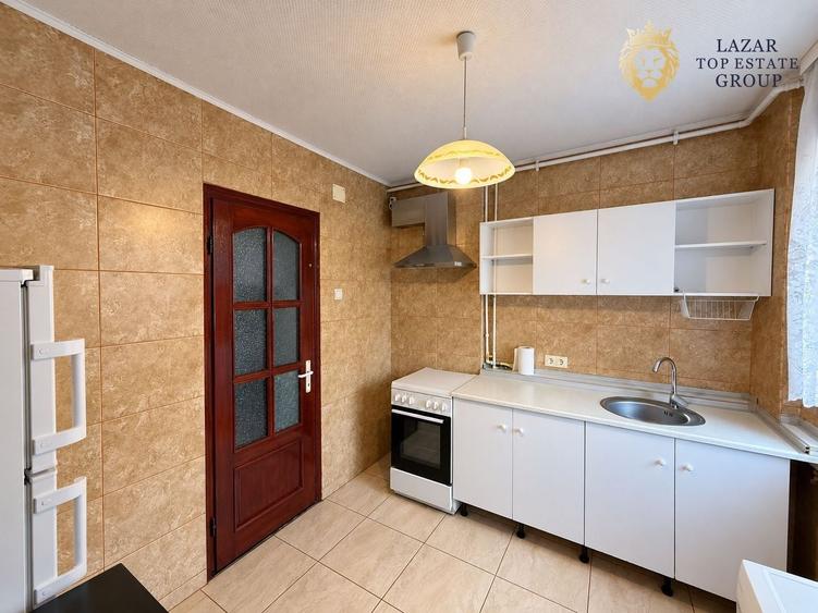 Apartament cu 3 camere semidecomandat, mobilat în UTA