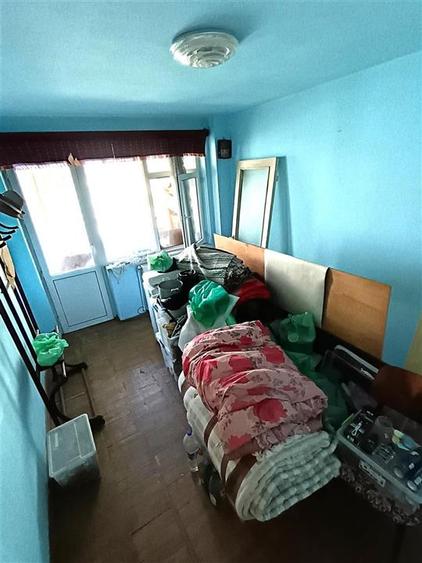 Apartament cu 3 camere semidecomandat în Hipodrom