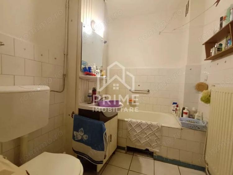 Apartament cu 4 camere decomandat în Central