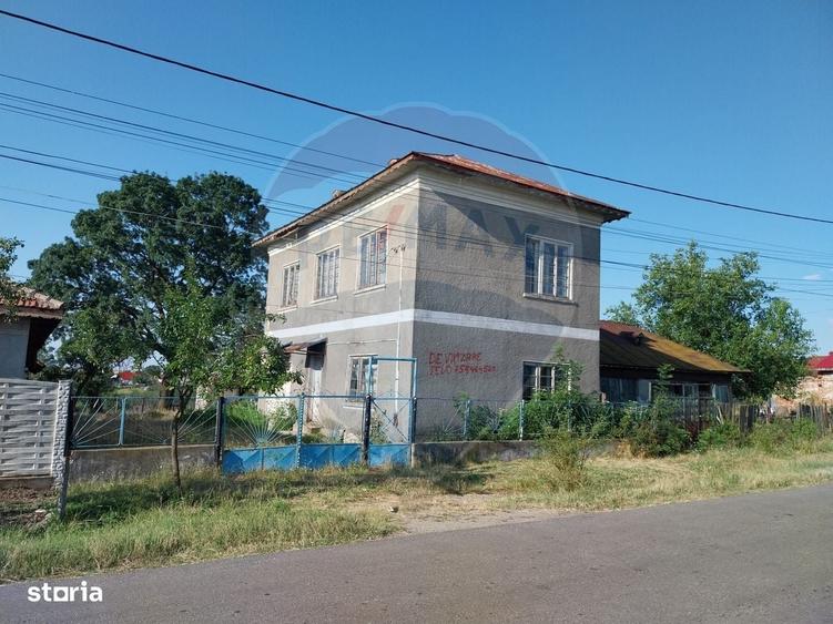 Casă cu 4 camere în Sărbătoarea
