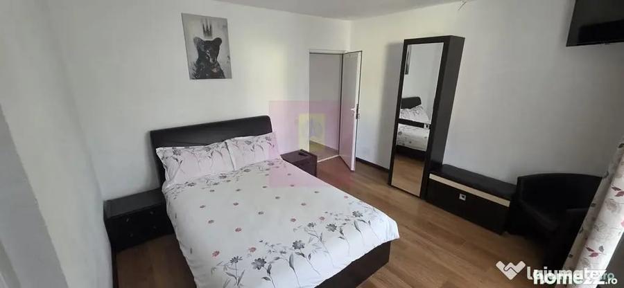 Casă cu 8 camere cu Teren 400 Mp în Zamora