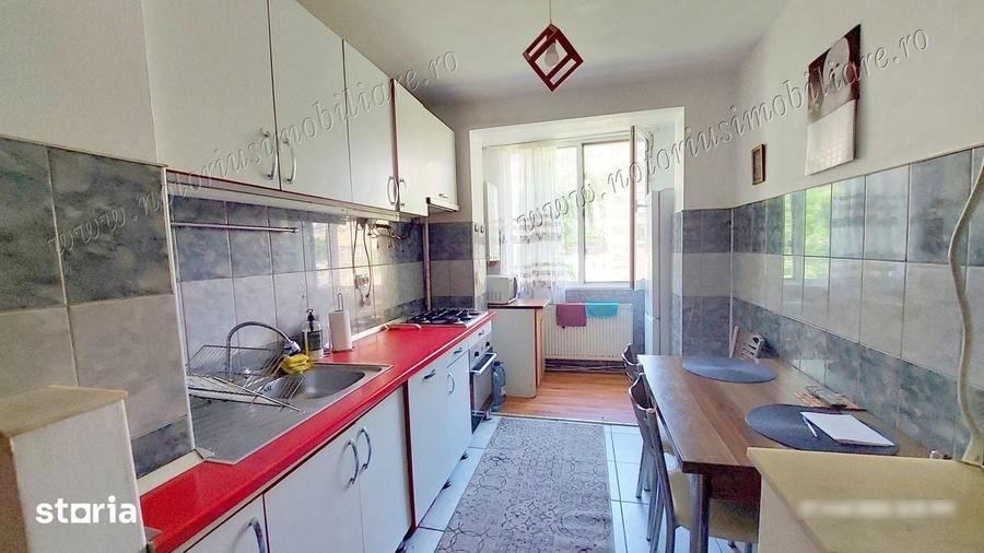 Apartament cu 2 camere semidecomandat în Micro 4