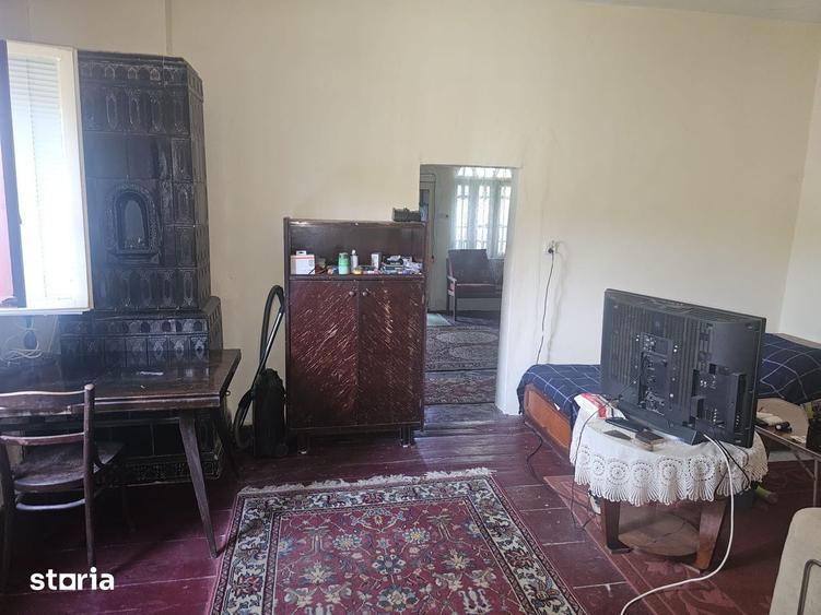 Casă cu Teren 1000 Mp în Stâlpeni