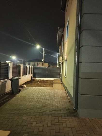 Casă cu 4 camere cu Teren 70 Mp în Odăi