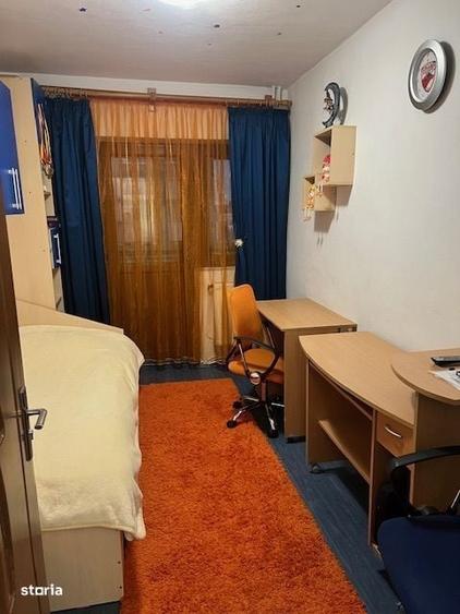 Apartament cu 3 camere decomandat în Păcurari