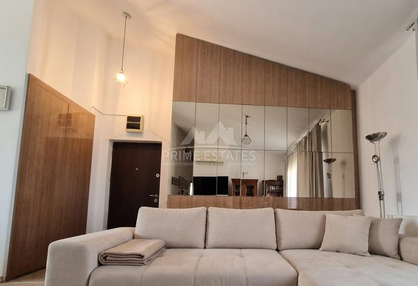 Apartament cu 3 camere semidecomandat, mobilat în Băneasa