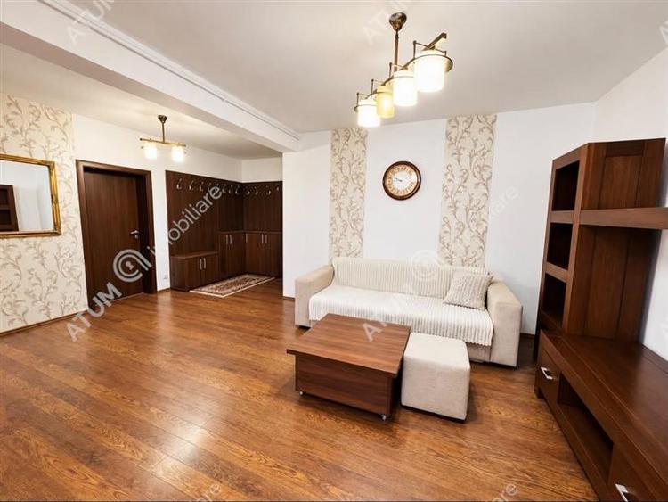 Apartament cu 3 camere decomandat, mobilat în Turnișor