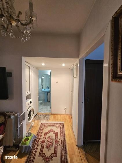 Apartament cu 4 camere decomandat în Hala Centrală