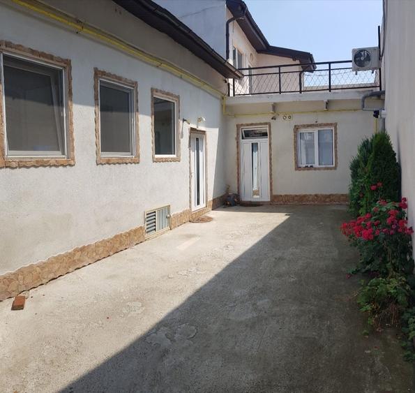 Spațiu comercial, de 25 mp, în Central