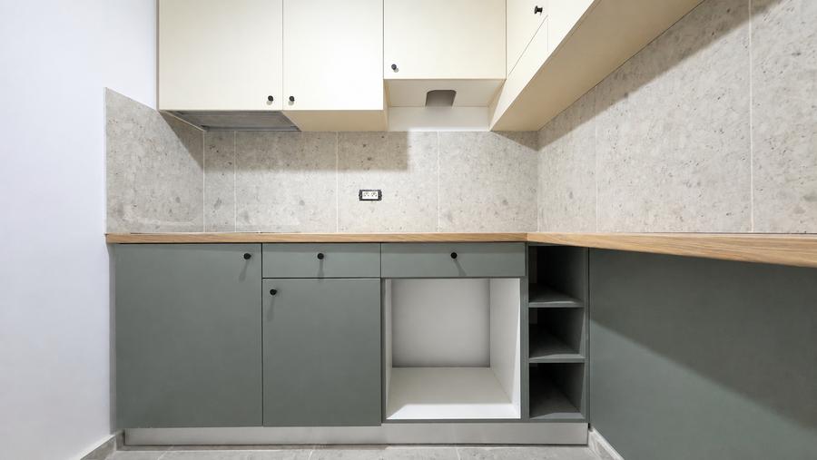 Apartament cu 5 camere decomandat în P-ța Victoriei