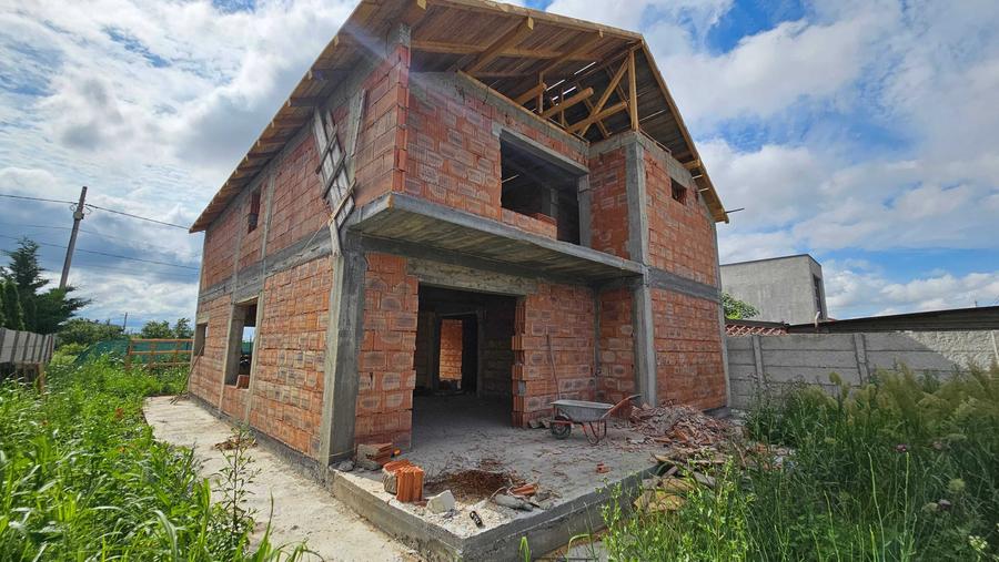 Casă cu 3 camere în Central
