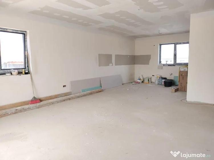 Casă cu 4 camere cu Teren 350 Mp în Tărlungeni