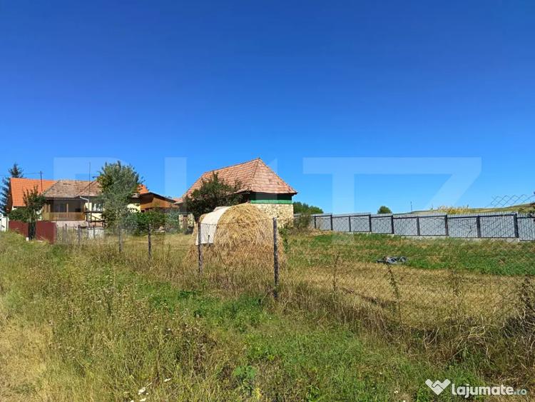 Casă cu 2 camere cu Teren 1040 Mp în Petrești