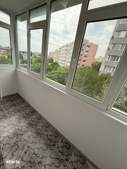 Apartament cu 3 camere decomandat în Titan