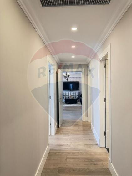 Apartament cu 4 camere decomandat, mobilat în Iancu Nicolae
