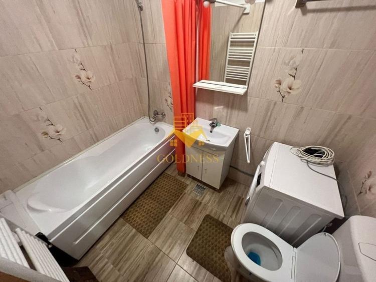 Apartament cu 3 camere semidecomandat, mobilat în Dâmbul Rotund