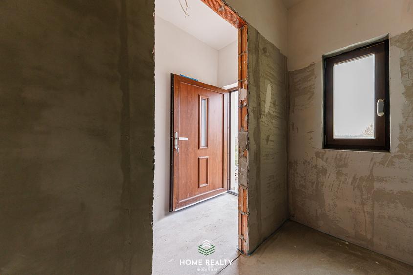 Duplex cu 5 camere cu Canalizare în Plopi