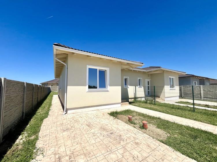 Duplex cu 3 camere cu Teren 300 Mp în Moșnița Nouă