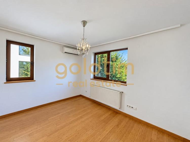 Casă cu 5 camere cu Piscina în Iancu Nicolae