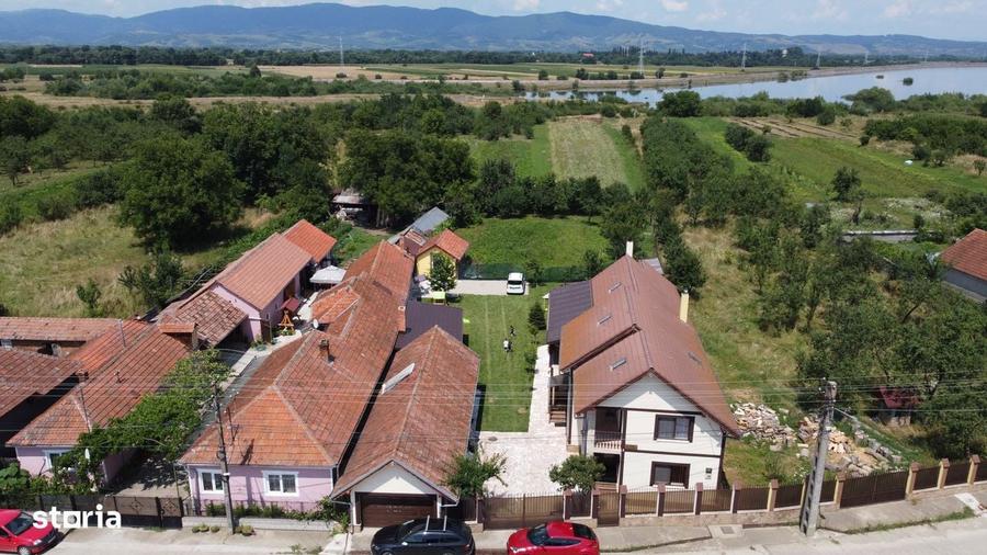Casă cu 4 camere în Râu de Mori