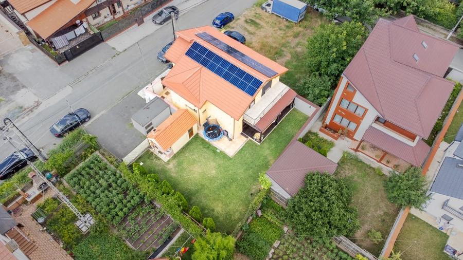 Casă individuală cu 5 camere cu Canalizare în Ovidiu