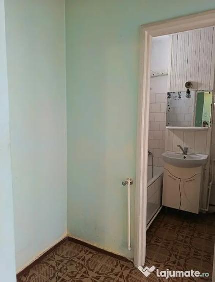 Apartament cu 3 camere decomandat în George Enescu