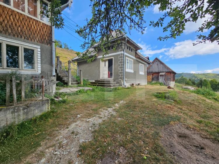 Casă cu 5 camere cu Teren 1855 Mp în Tomuțești