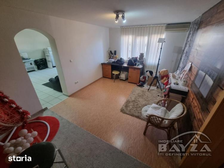 Spațiu comercial, de 165 mp, în Traian