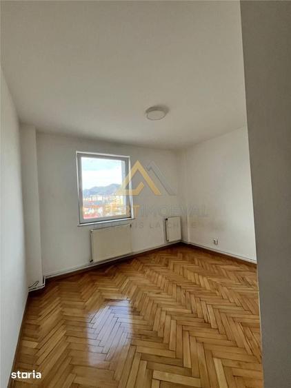 Apartament cu 4 camere în Vasile Alecsandri