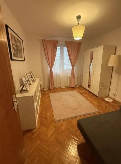 Apartament cu 3 camere decomandat, mobilat în Costin Georgian