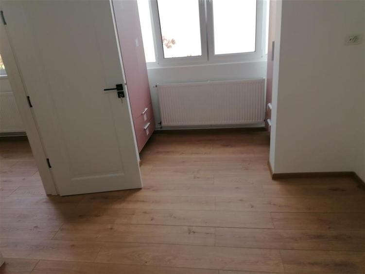 Apartament cu 2 camere semidecomandat în Girocului