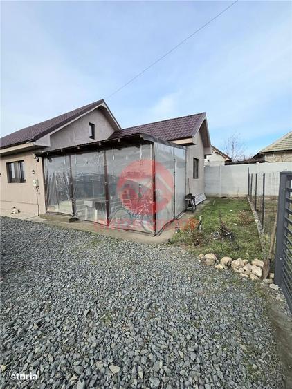 Casă cu 4 camere cu Teren 690 Mp în Corbu