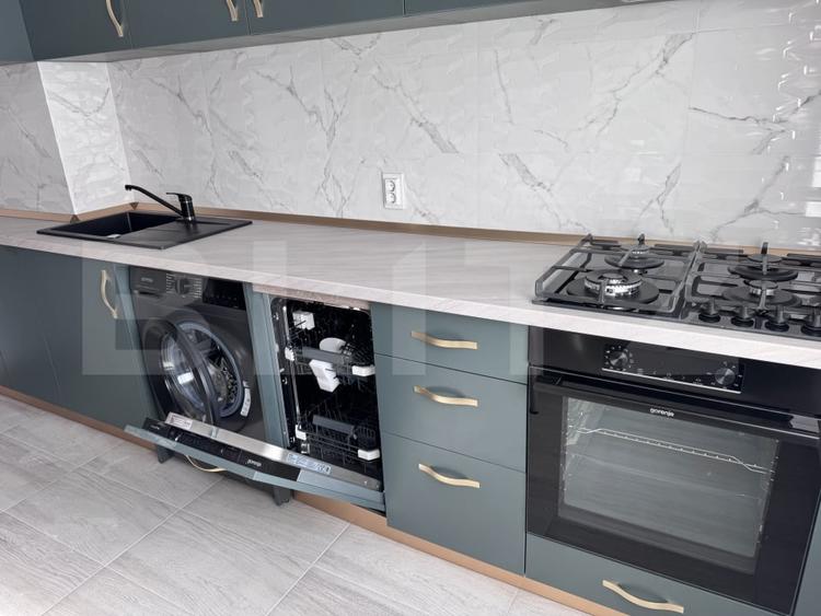 Apartament cu 2 camere decomandat, mobilat în Republicii