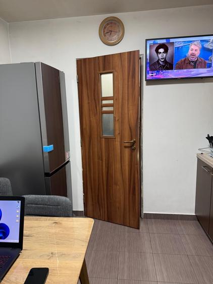 Apartament cu 4 camere decomandat în Colentina