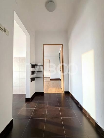 Apartament cu 2 camere nedecomandat, mobilat în Central