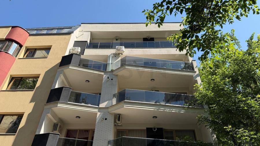 Apartament cu 4 camere semidecomandat în Iancului