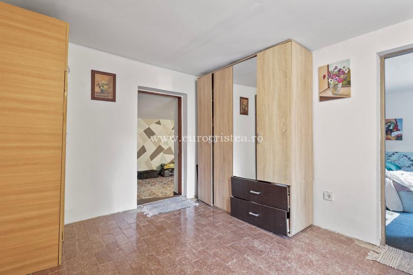 Casă cu 4 camere cu Teren 656 Mp în Central