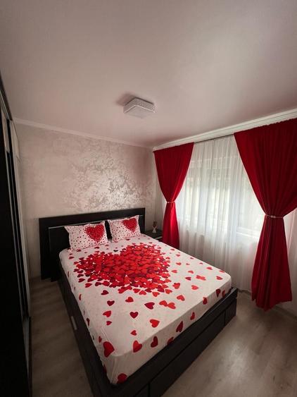 Apartament cu 2 camere decomandat în Școlilor