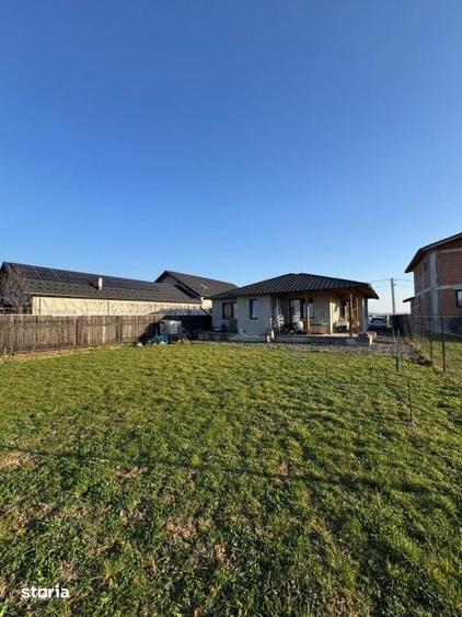 Casă cu 7 camere cu Teren 670 Mp în Recea