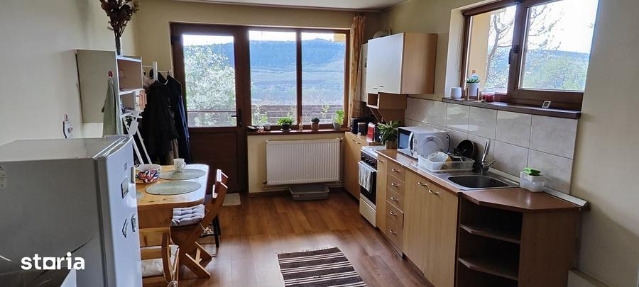 Casă cu 6 camere cu Teren 350 Mp în Baciu