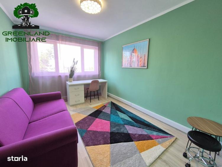 Apartament cu 3 camere decomandat în Podu Roș