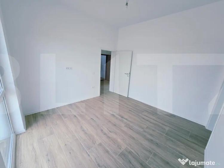 Apartament cu 3 camere semidecomandat în Torontalului