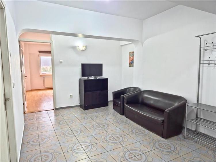 Apartament cu 3 camere decomandat, mobilat în 1 Mai