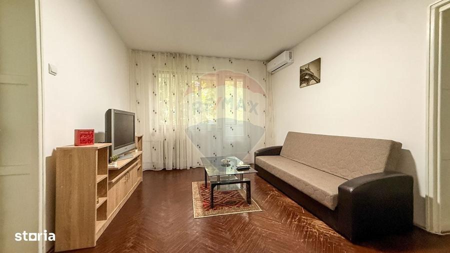 Apartament cu 2 camere semidecomandat în Jiului