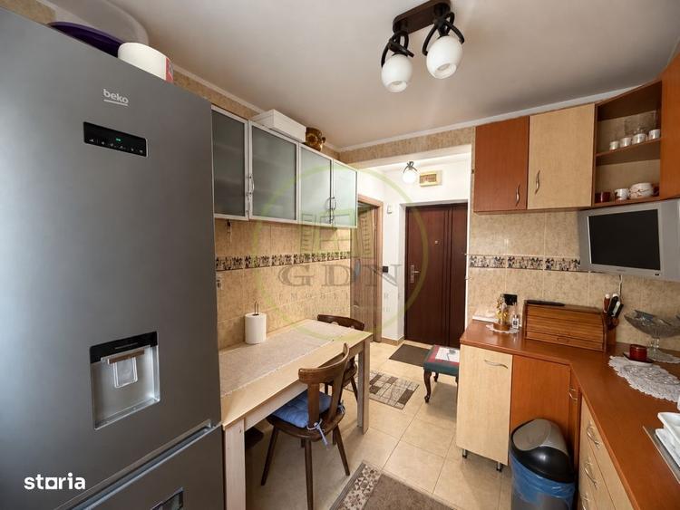 Apartament cu 2 camere semidecomandat, mobilat în Valea Rosie