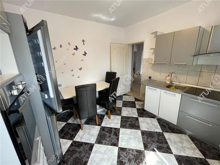 Apartament cu 3 camere decomandat, mobilat în Turnișor