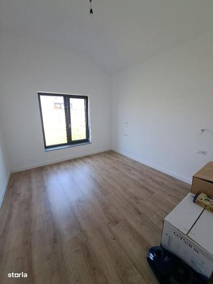 Casă cu 3 camere cu Teren 474 Mp în Micești