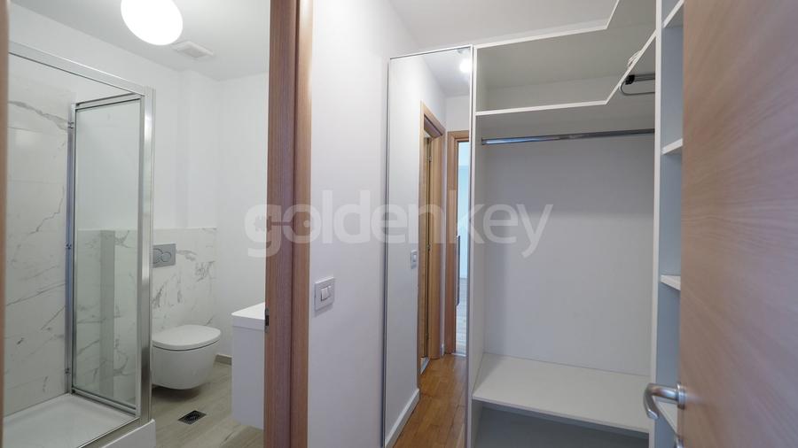 Apartament cu 4 camere decomandat în Băneasa