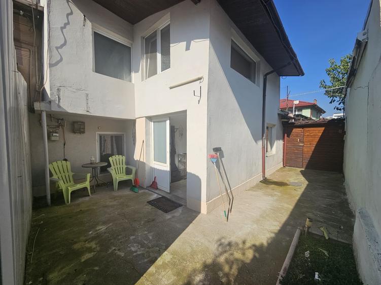 Casă cu 5 camere cu Canalizare în Lizeanu